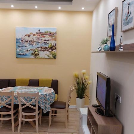 Апартамент Pink & Blue - 2Bdr With Balcony - Wi-Fi 瓦爾納 外观 照片